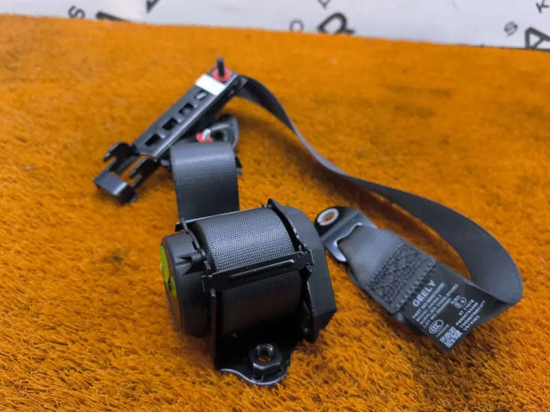 Ремень безопасности