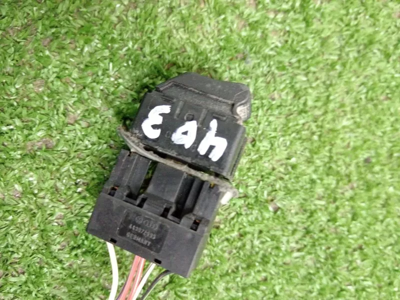 Кнопка стеклоподъемника Audi A4 1999 4D0959855 B5, передняя левая