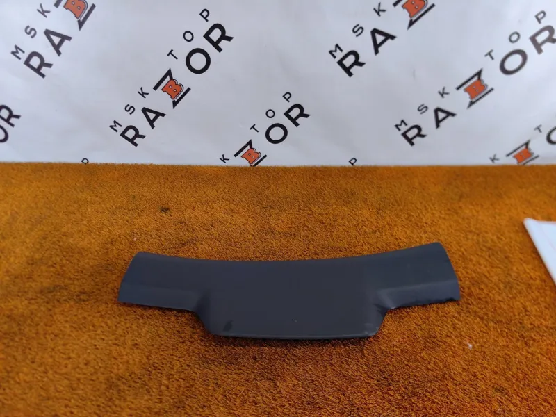 Обшивка двери багажника