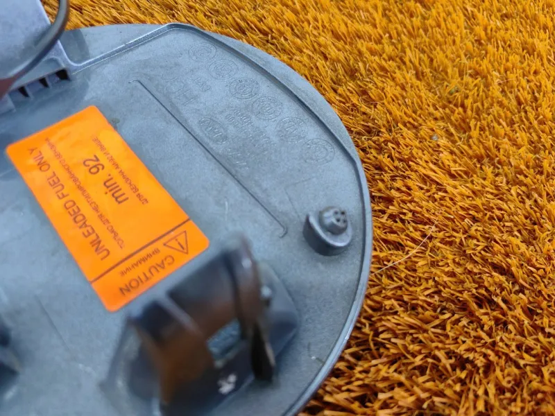 Лючок Бензобака