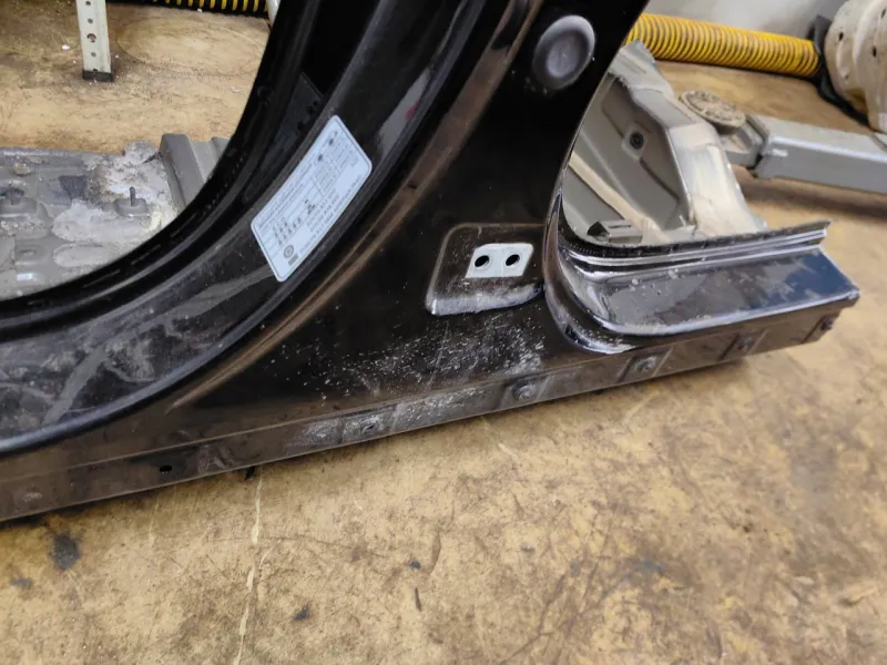 Порог с центральной стойкой