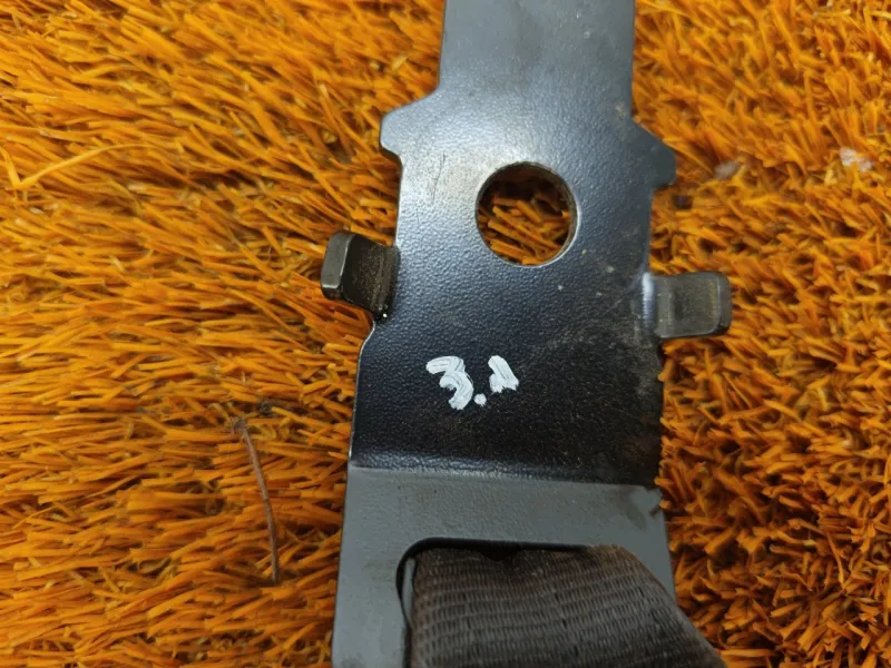 Ответная часть ремня безопасности