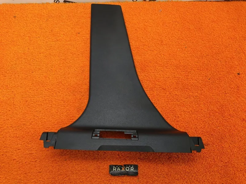 Обшивка центральной стойки