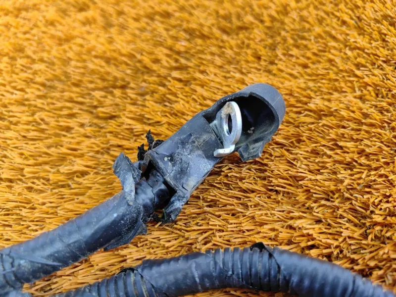 Клемма аккумулятор