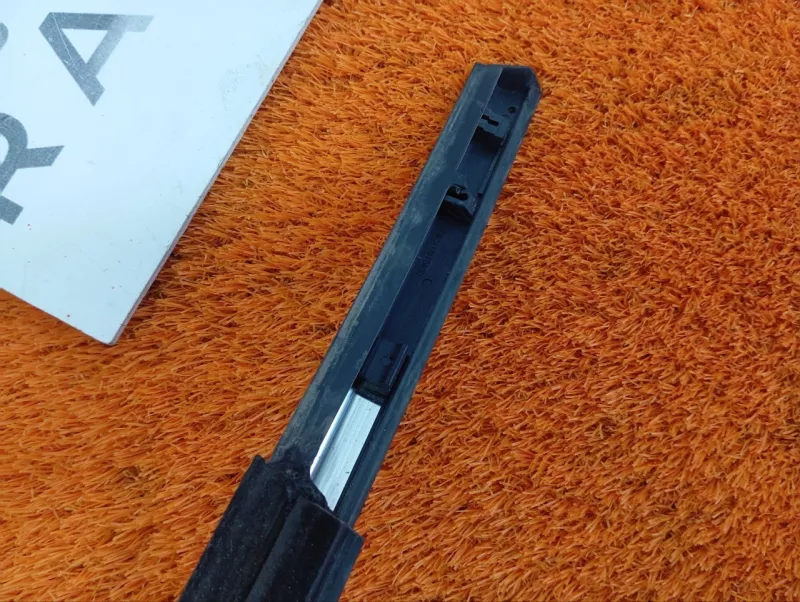 Молдинг стекла