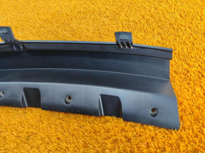 Решетка под лобовое стекло