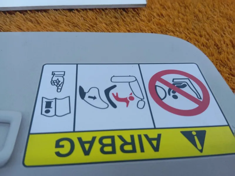 Козырек солнцезащитный