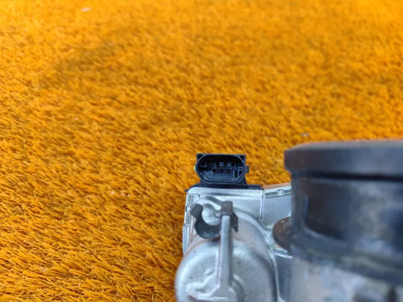 Дроссельная заслонка