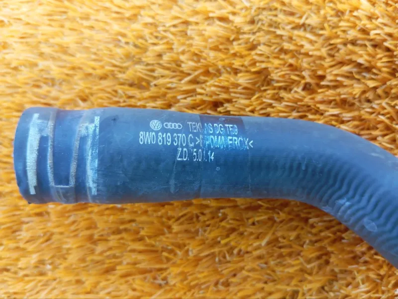 Патрубок системы охлаждения