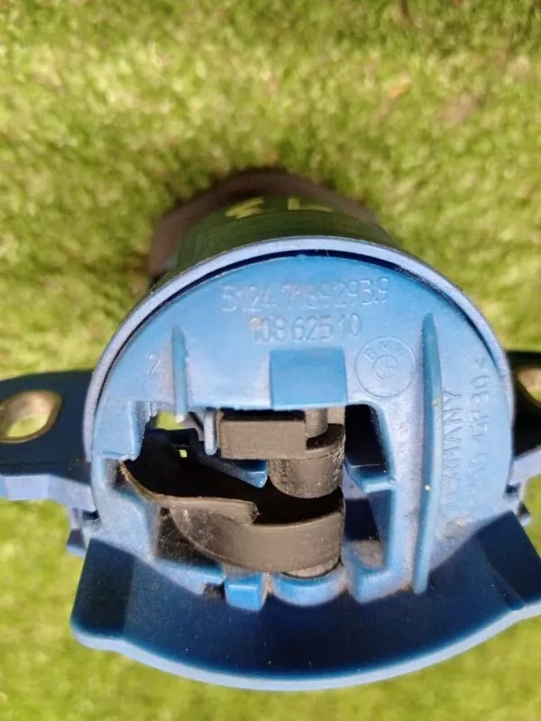 Личинка замка багажника