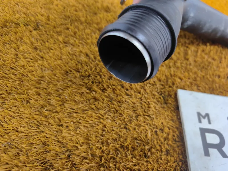 Патрубок интеркулера