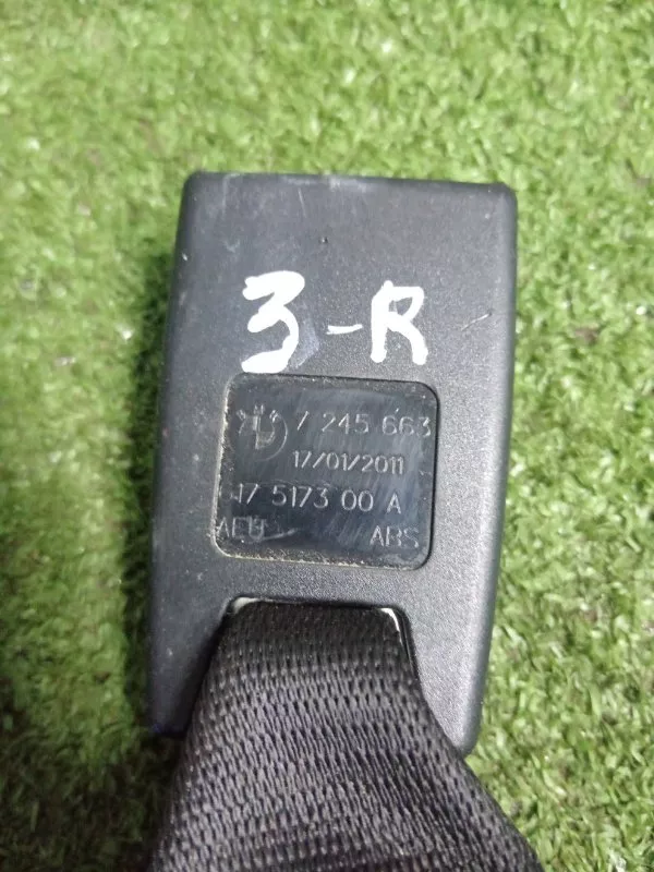 Ответная часть ремня безопасности BMW X1 2011 72117245663 E84 N47D20C 75397700, задняя правая