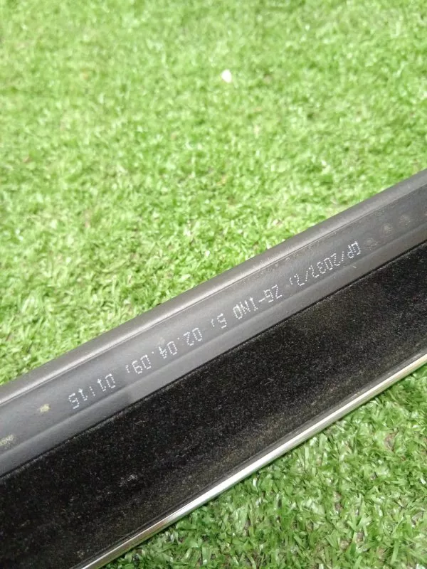 Уплотнитель стекла двери