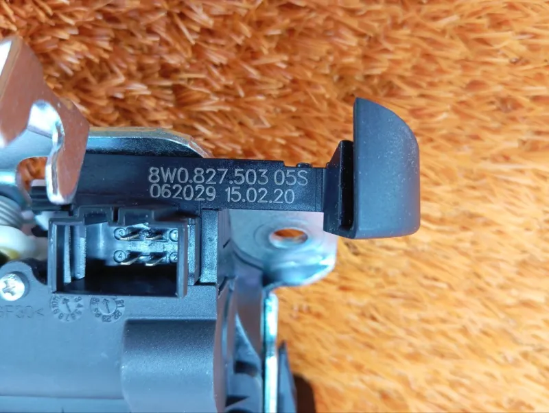 Замок багажника