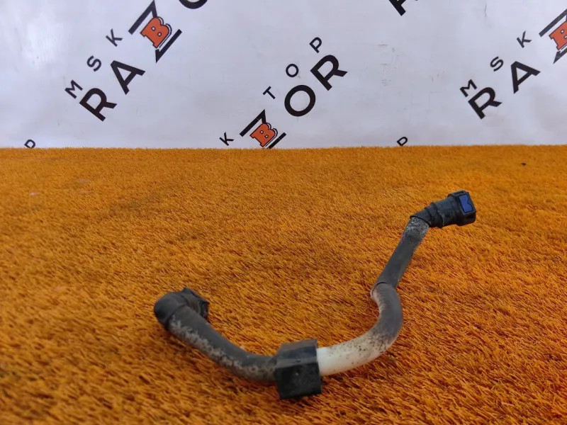 Трубка топливная