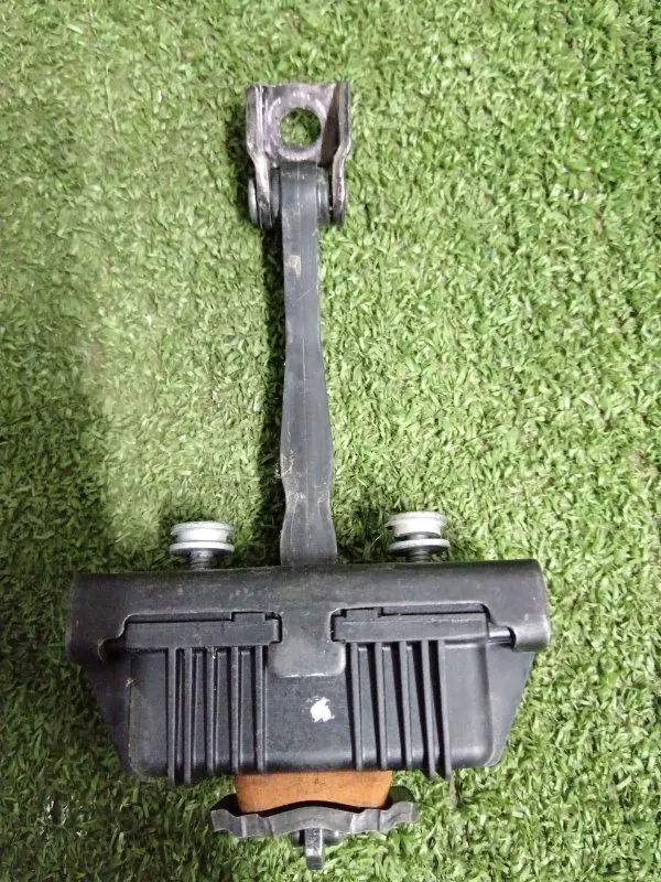 Ограничитель двери