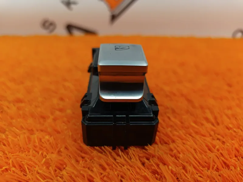 Кнопка стеклоподъемника