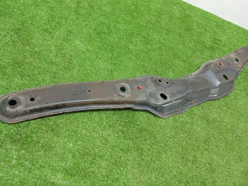 Крепление глушителя