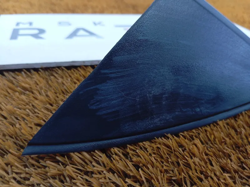 Уголок двери