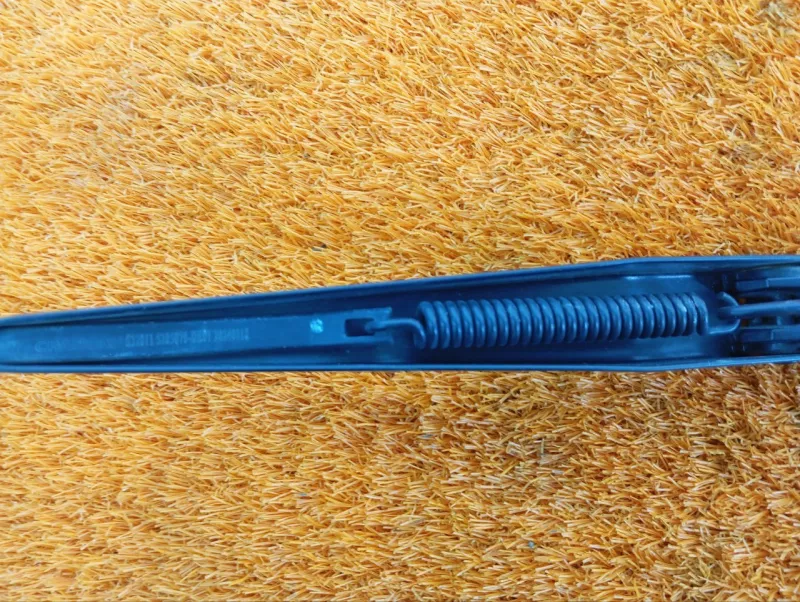 Поводок стеклоочистителя лобового стекла