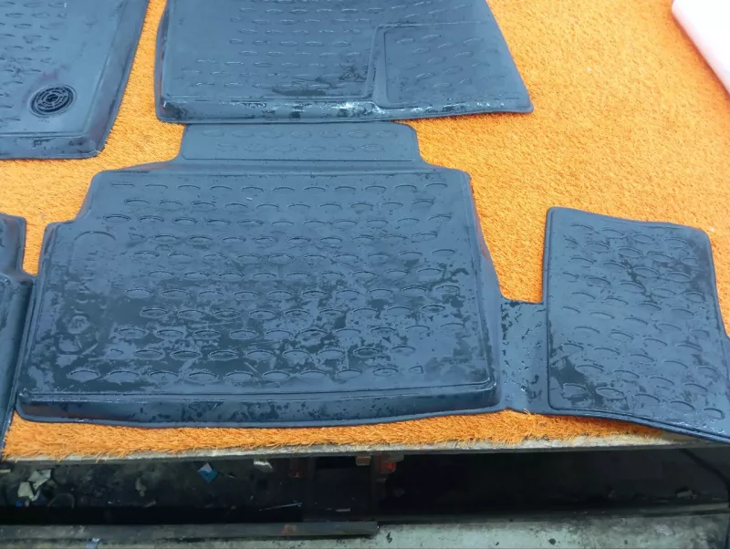 Коврик салона