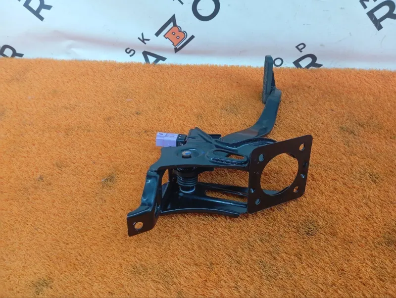 Педаль тормоза