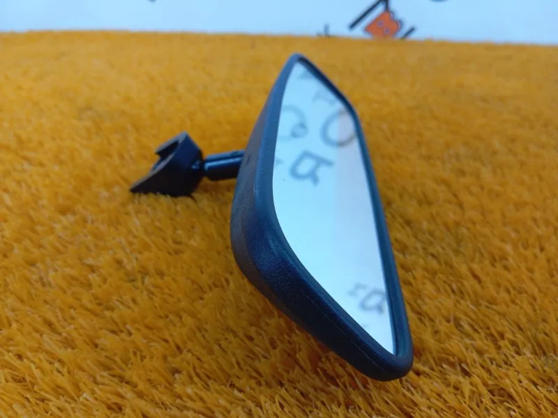Зеркало заднего вида