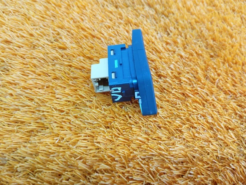 Кнопка центрального замка