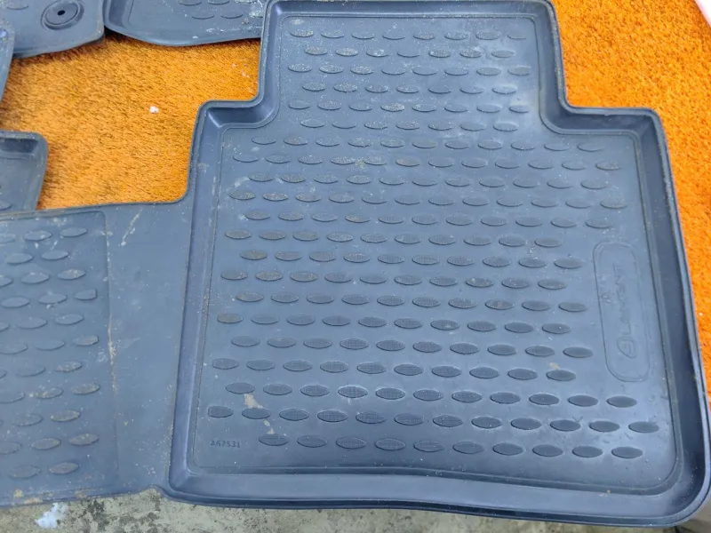 Коврик салона