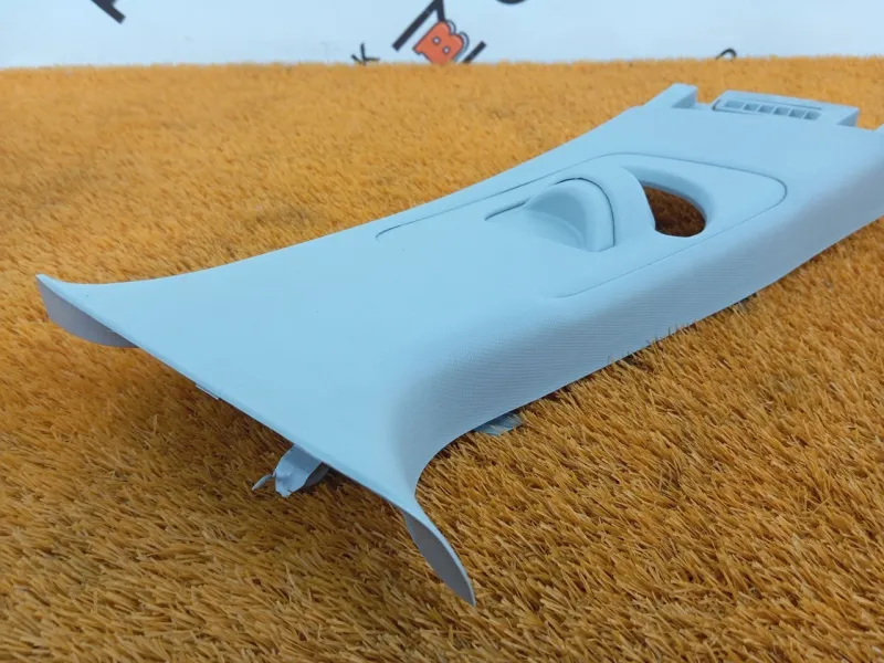 Обшивка центральной стойки