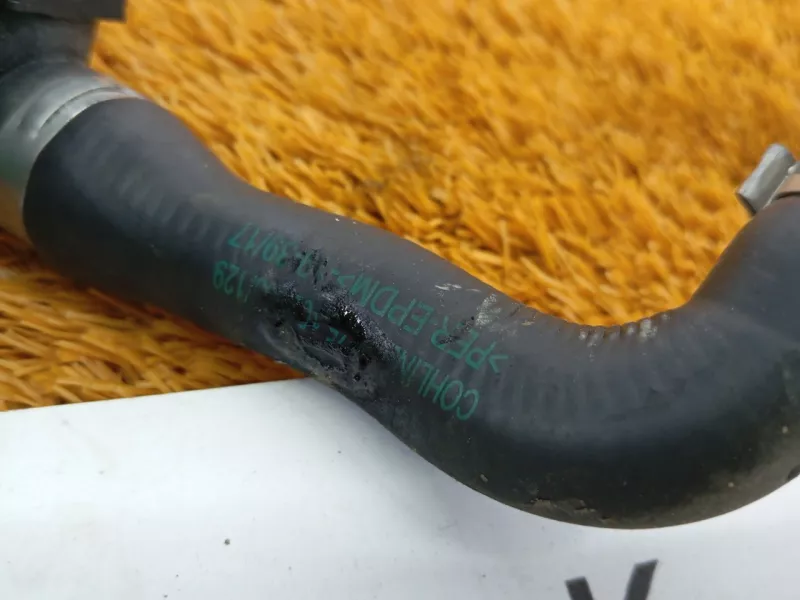 Трубка системы охлаждения