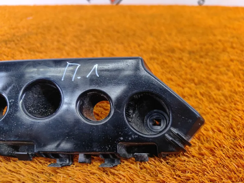 Кронштейн бампера