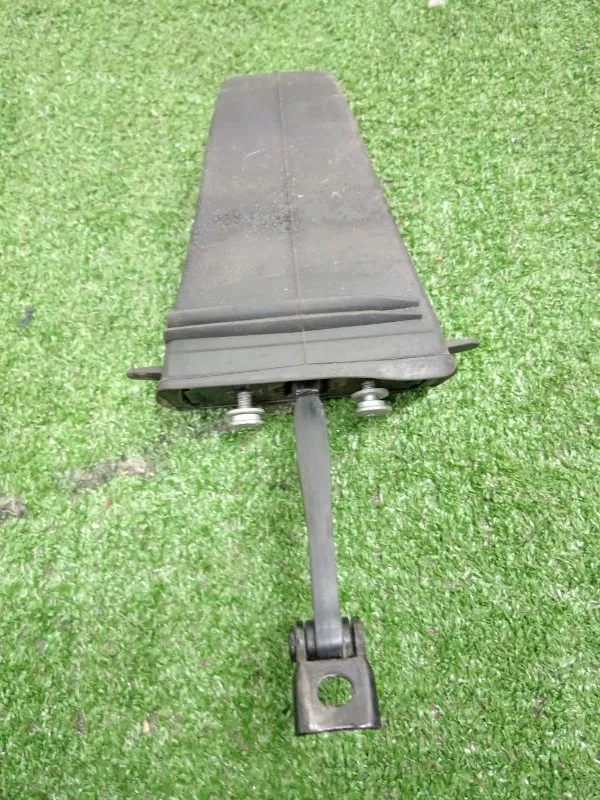 Ограничитель двери