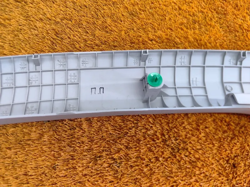 Накладка на стойку кузова