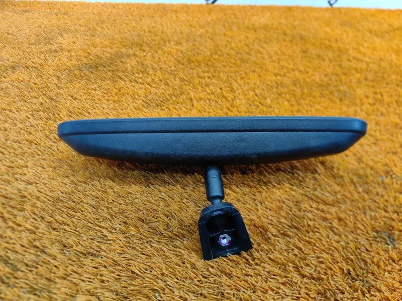 Зеркало заднего вида