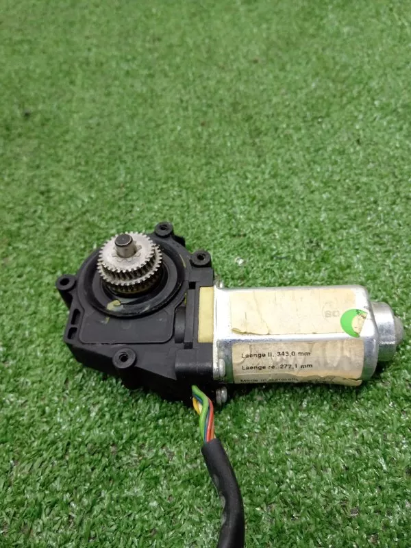 Моторчик шторки двери