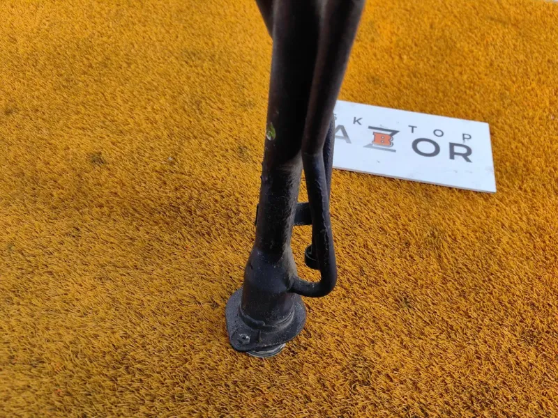 Горловина топливного бака