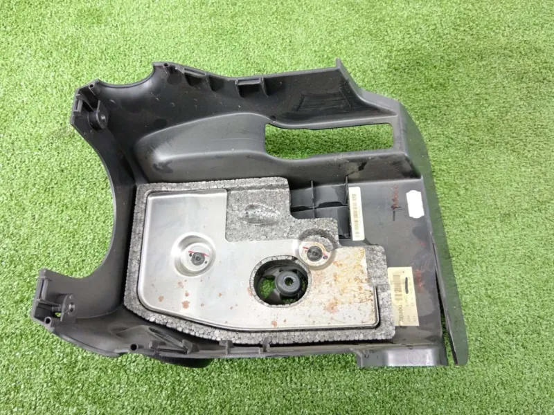 Кожух рулевой колонки