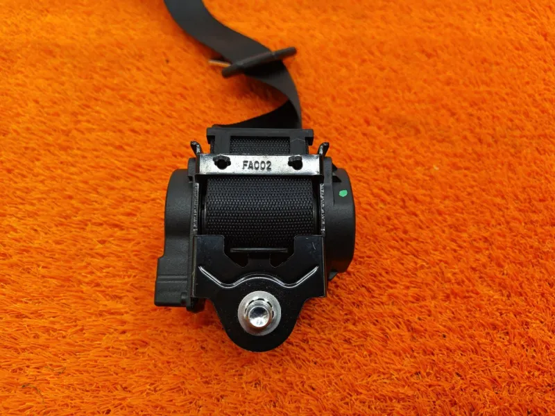 Ремень безопасности