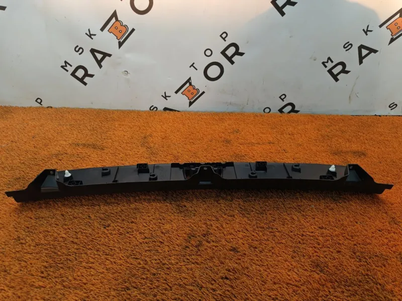 Накладка замка багажника