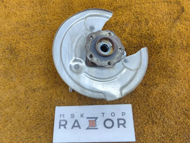 Кулак поворотный