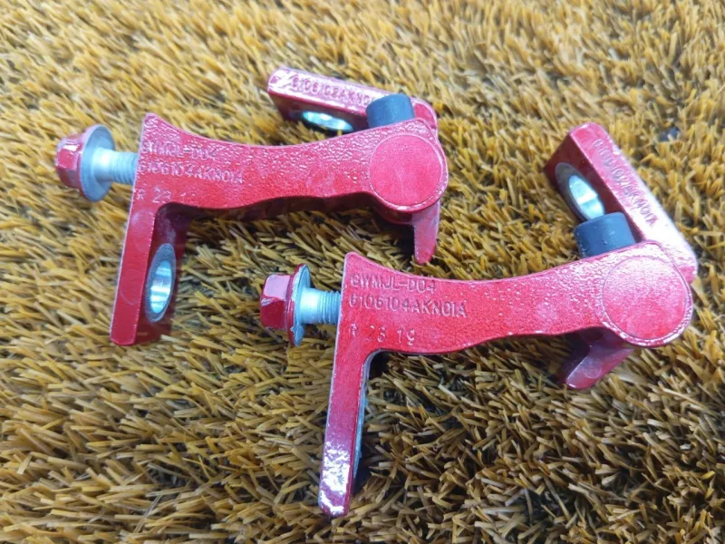 Петля двери