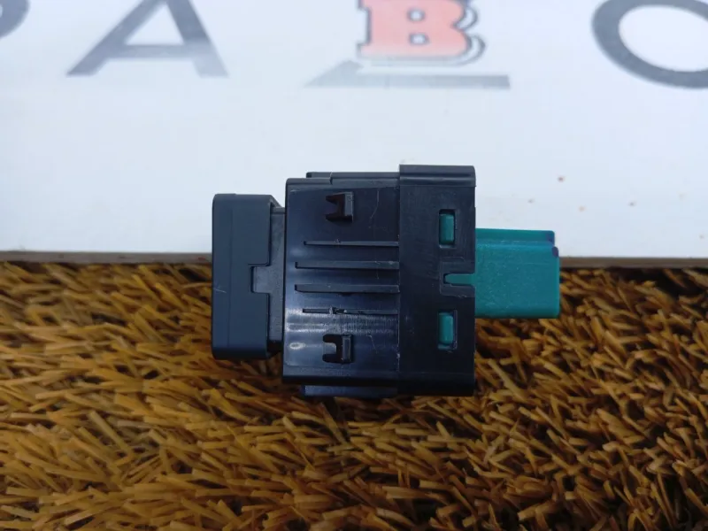 Кнопка обогрева сидений