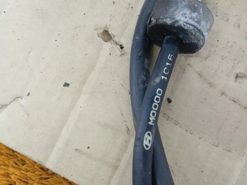 Трос стояночного тормоза