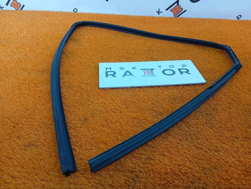 Уплотнитель стекла двери