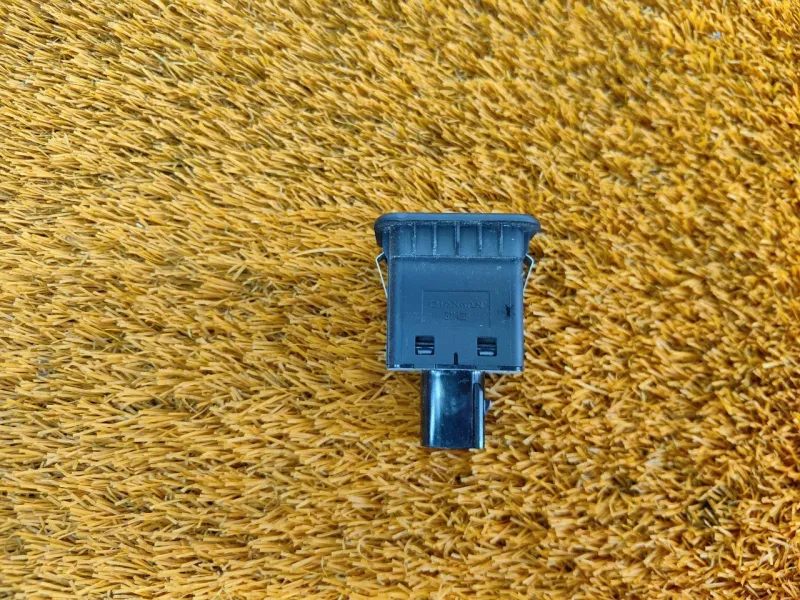 Кнопка багажника