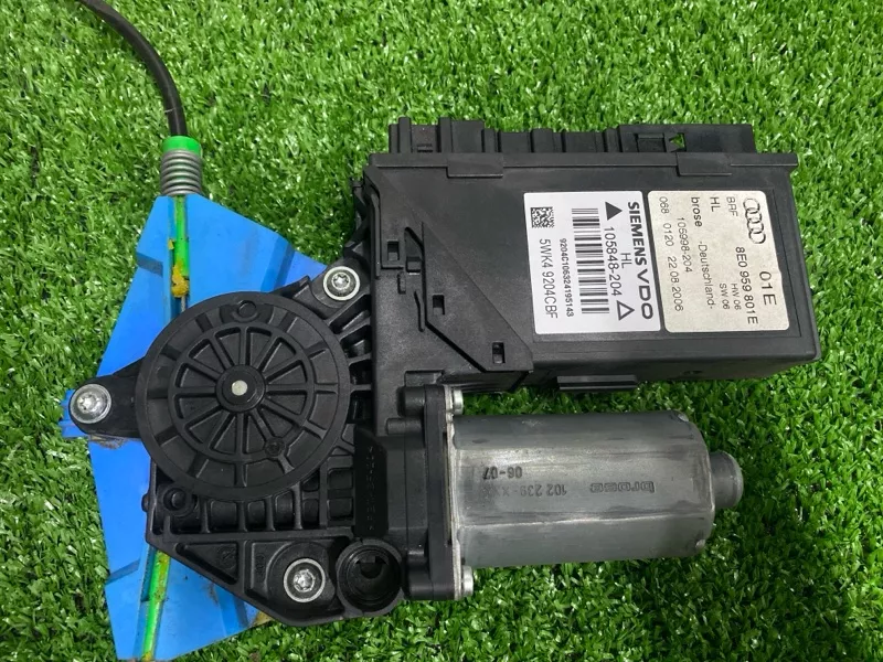 Стеклоподъемник Audi A4 2006 8E0839461B B7, задний левый