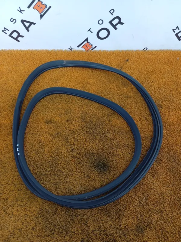 Уплотнитель проема двери