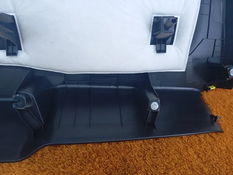 Обшивка двери багажника