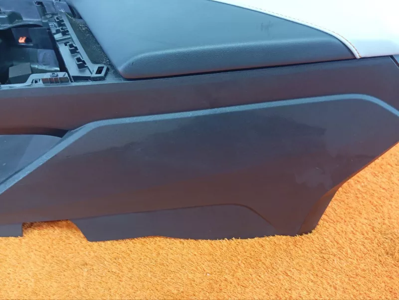 Подлокотник